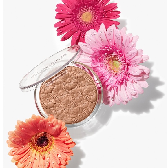 Clinique Makeup Nwt Clinque Powder Pop Flower Bronzer Solar Pop